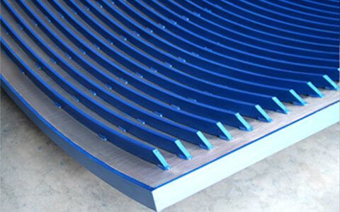 Pro-SLOT® wedge wire reinforced bent screen
